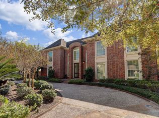 11 Hickory Shadows Dr, Houston, TX 77055