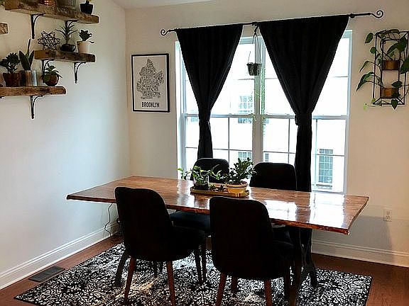 Dining room vaulted ceiling 