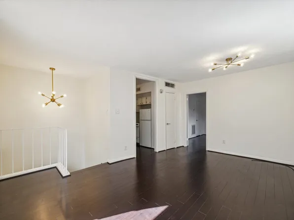 3401 Timmons Ln APT 14, Houston, TX 77027
