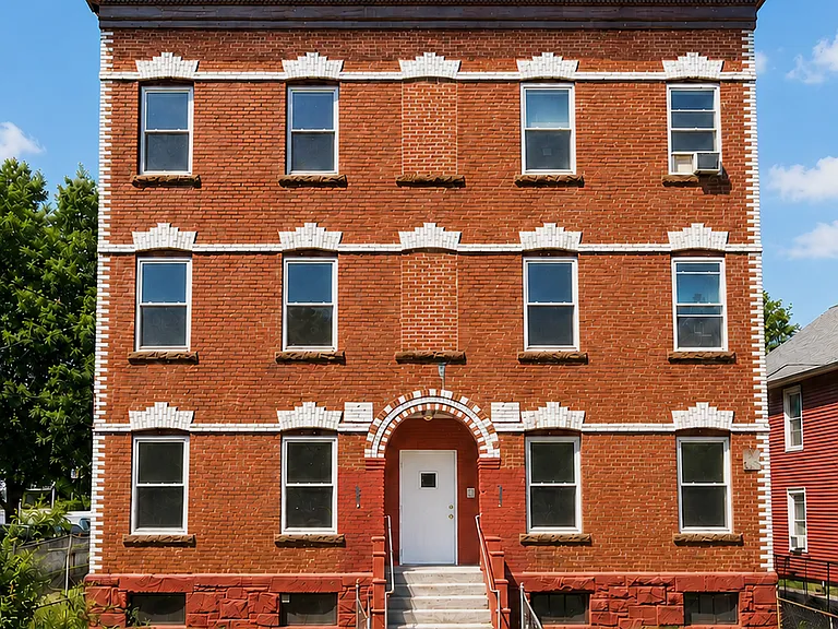 192-194 Ward St — Photo 1