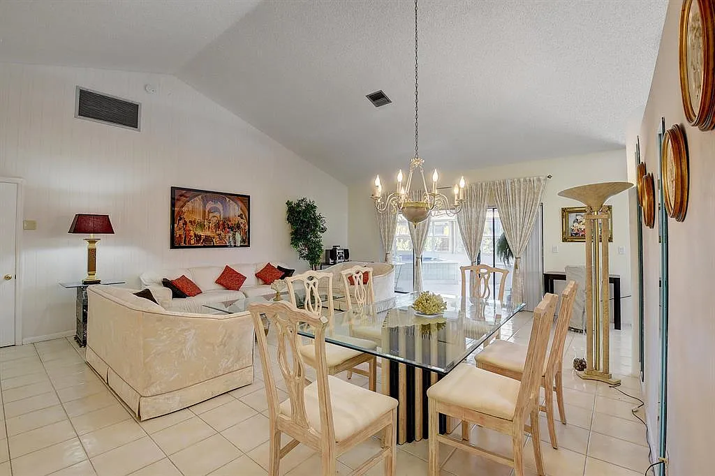 3 bed, 2.0 bath, 1867 sqft, $3,500 — Photo 3