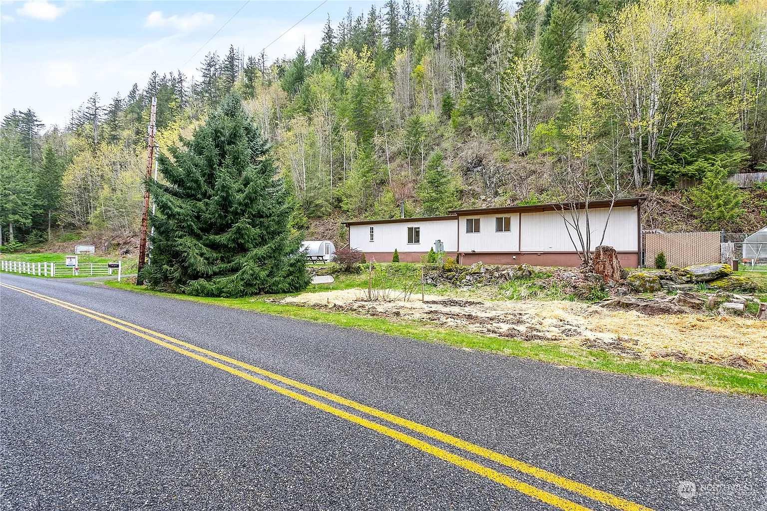6040 Reese Hill Road photo 1