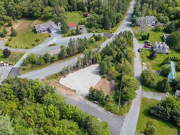 4th image of Montague Rd