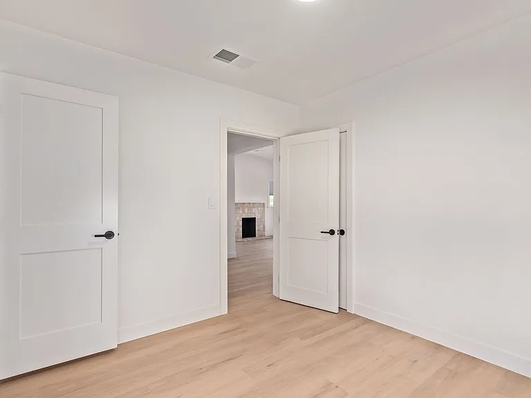 4641 N 8th Pl — Photo 22