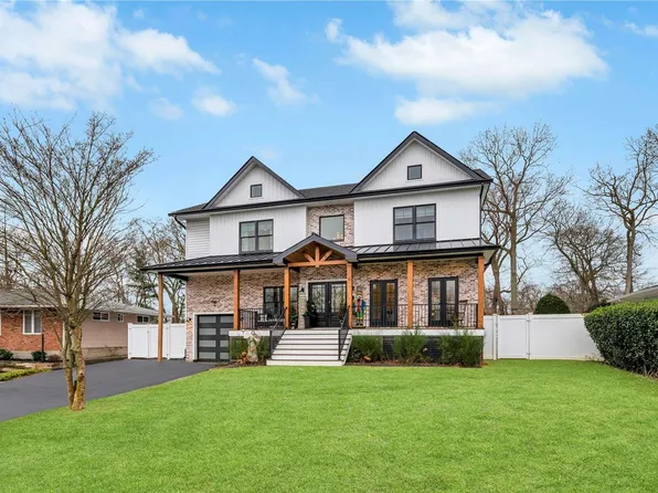 6 Evon Lane, Saint James, NY 11780