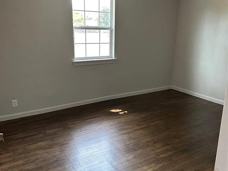 2502 Kingsdale Dr — Photo 13