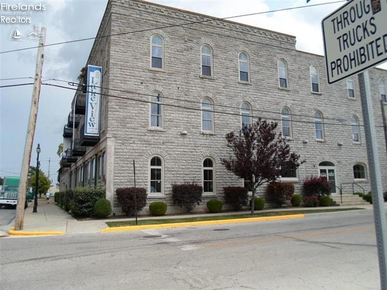 300 E Water St, Sandusky, OH 44870 Zillow