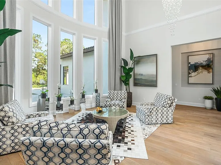 10331 Los Feliz Dr — Photo 51