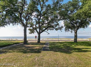 500 E Beach Blvd #4, Gulfport, MS 39507