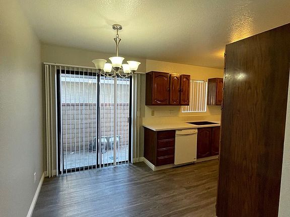 4th image of 10809 Cherry St