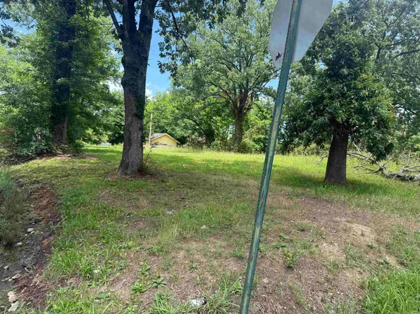 4108 W 15th St, Little Rock, AR 72204