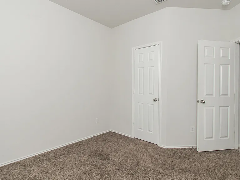 9019 Stonehollow Dr — Photo 12