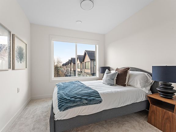 5th image of 4337 Boundary Rd #47