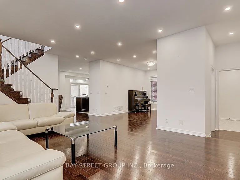 201 Bilbrough St — Photo 4