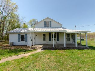 957 Blue Ridge Dr, Gretna, VA 24557