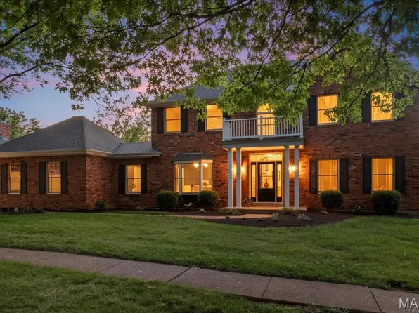 15305 Schoettler Estates Dr, Chesterfield, MO 63017