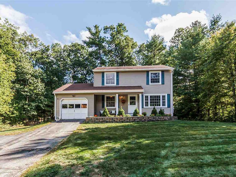 1st image of 17 Easthill Dr