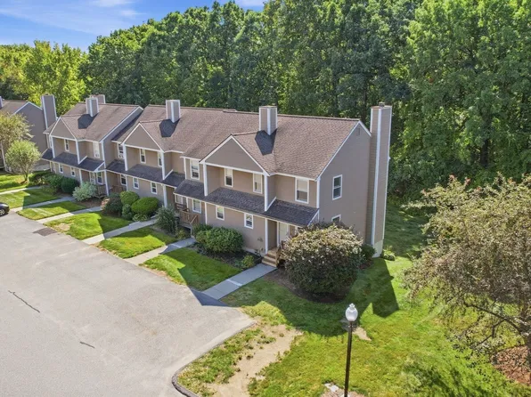 79 Pennacook Dr #22, Leominster, MA 01453