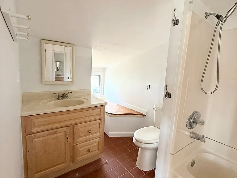 12 Sebago Rd — Photo 6