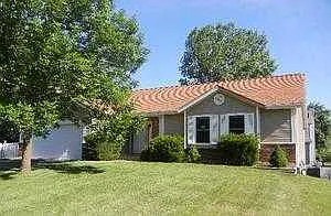1018 Guildford Dr photo 1