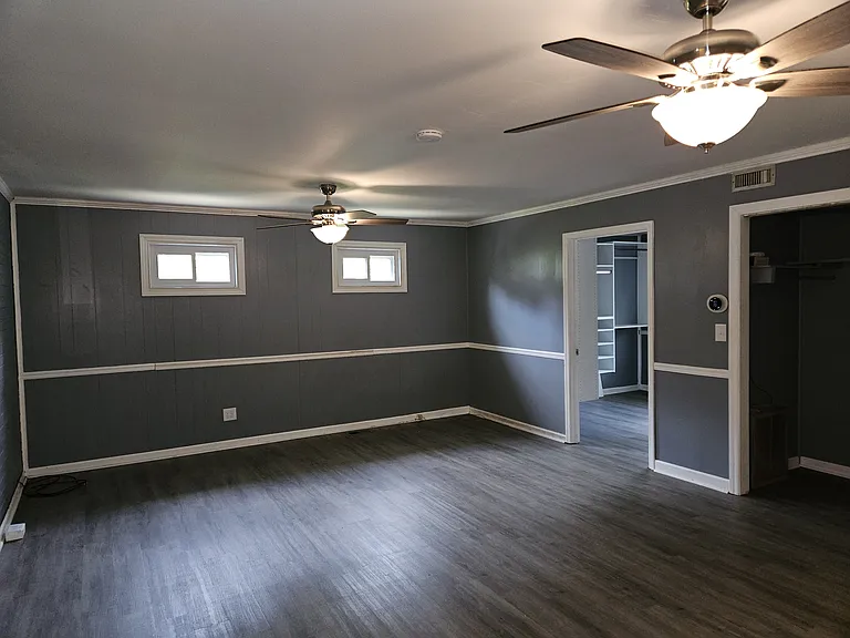 1737 Ireland Dr — Photo 12