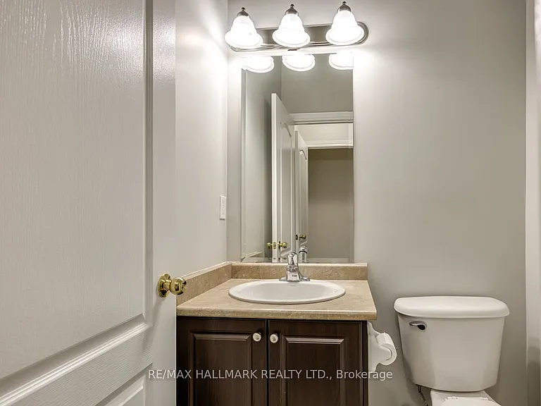 33 Tomabrook Cres — Photo 12