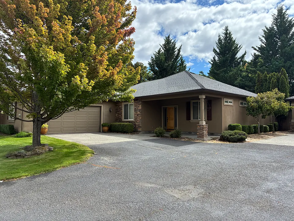 2744 Lone Pine Rd