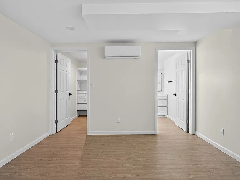 1751 Cabrillo Ave — Photo 27