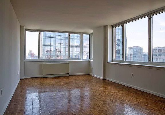 5th image of 325 W 43rd St #23