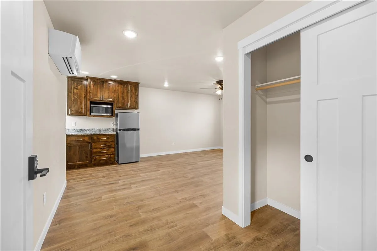 516 ID #, 7873 28th Street Floor 2 - 2 — Photo 4