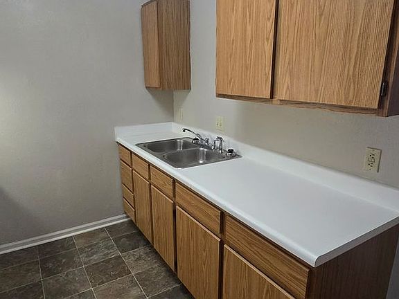5th image of 1292 W Ashley Rd #G