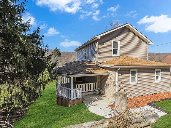 2nd image of 589 Pine Run Rd