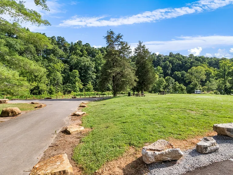 323 S Ridge Trl — Photo 53