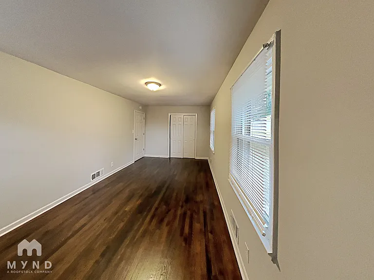 2715 Carriage Ln — Photo 9