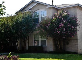 2711 McKenzie Ln, Lancaster, TX 75134