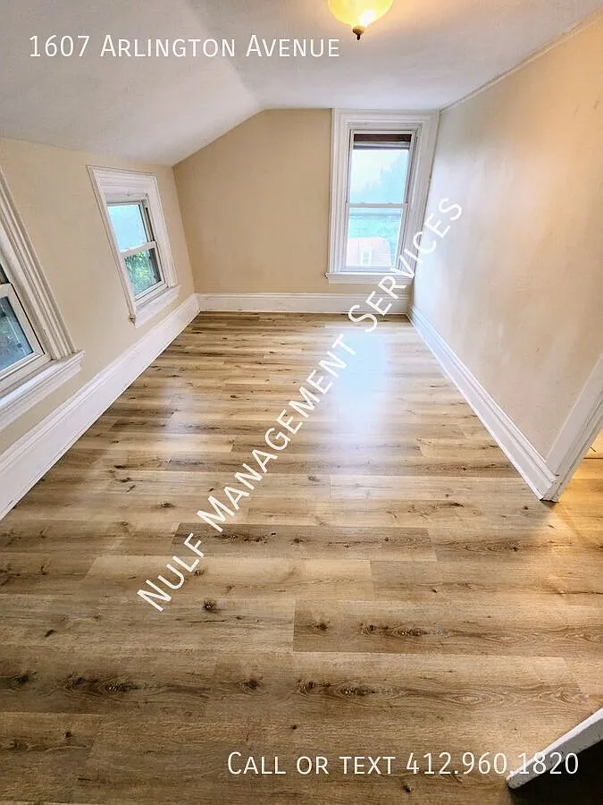 3 bed, 1.5 bath in South Side Slopes — Photo 3