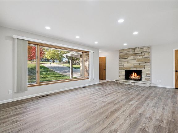 5th image of 12376 Barony Dr