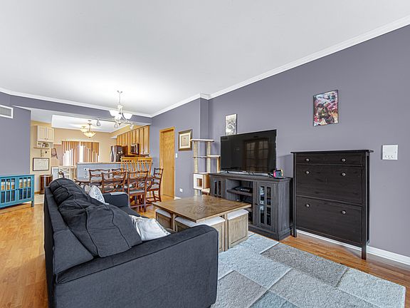 5th image of 7120 W 108th St Unit 3E