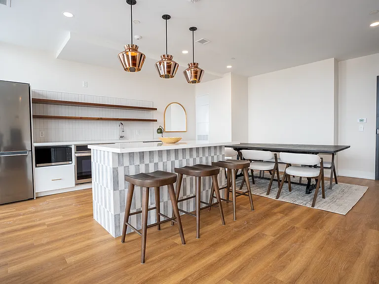 2070 Scott St — Photo 22