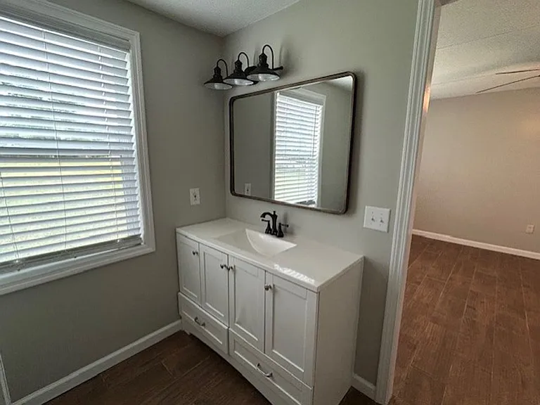 1245 Howell Rd — Photo 10