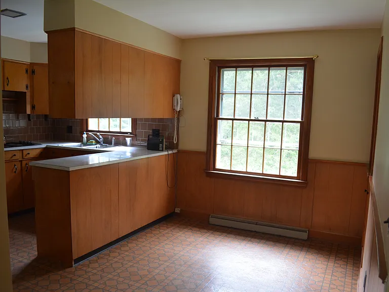 2578 Division Rd — Photo 10