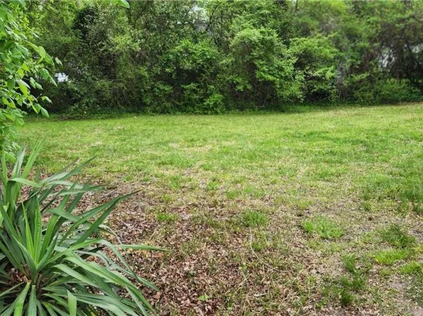136 Roland Dr, Hampton, VA 23669