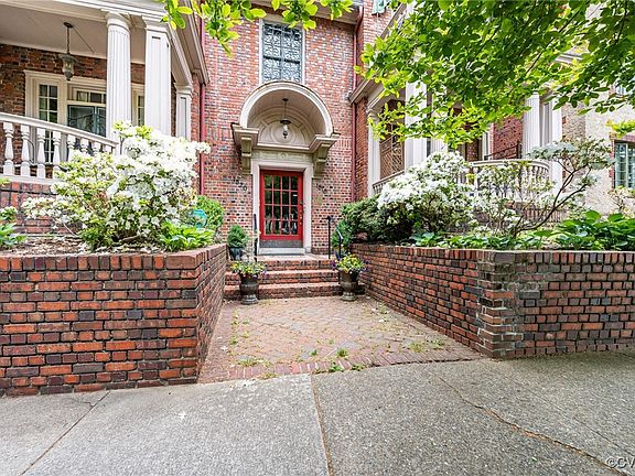 4th image of 1818 Park Ave