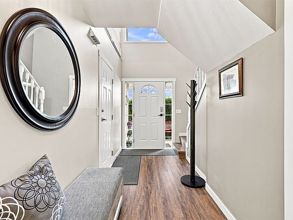 4th image of 2020 Van Horne Dr #12