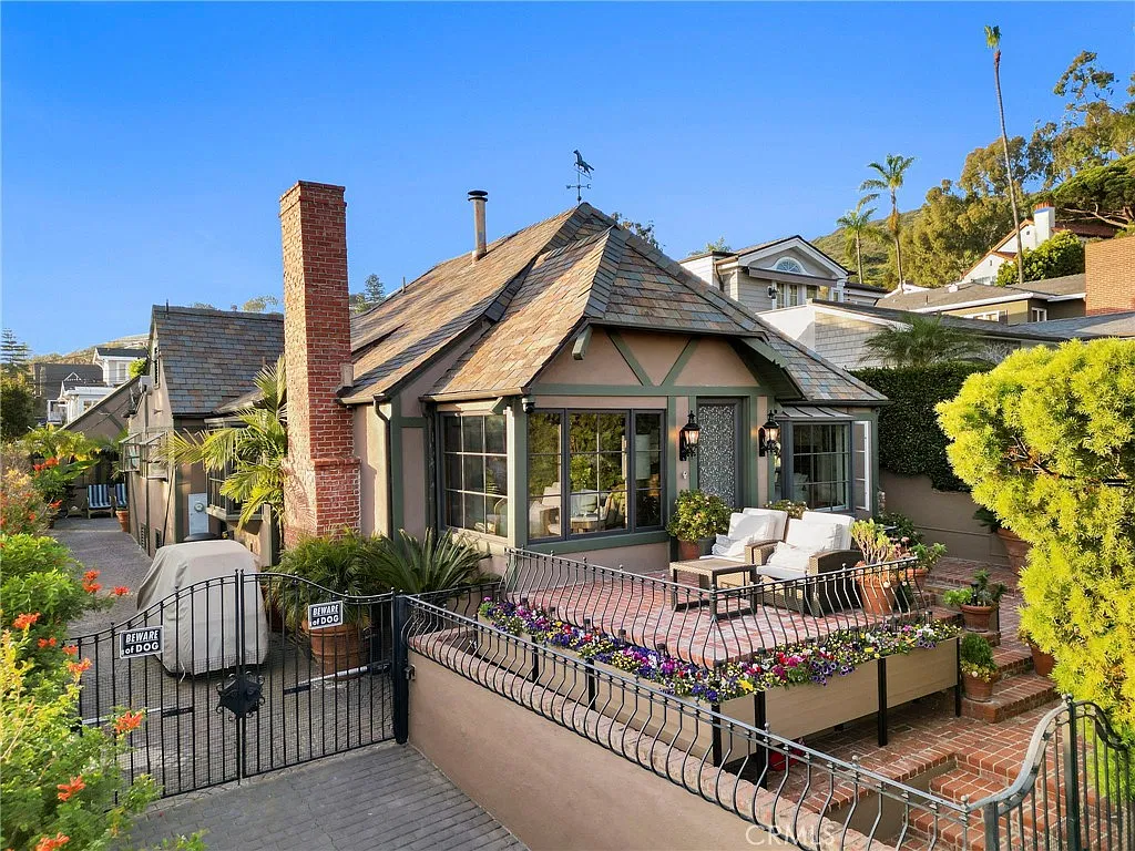 4 bed, 4.0 bath, 2840 sqft, $30,000 — Photo 1