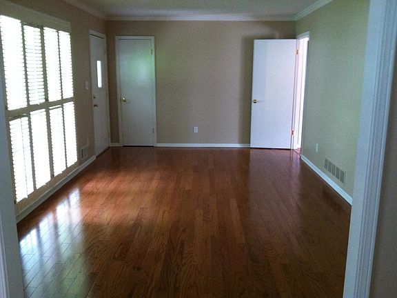 4th image of 3236 Foxwood Trl SE