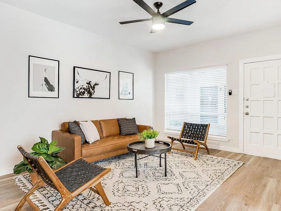 Villas on Gilbert — Photo 4