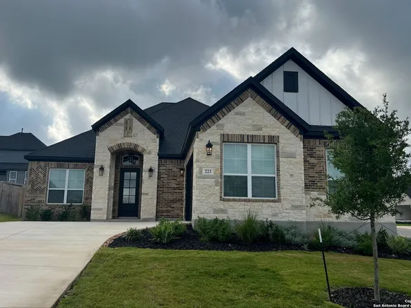 223 Azalea Alley, Castroville, TX 78009