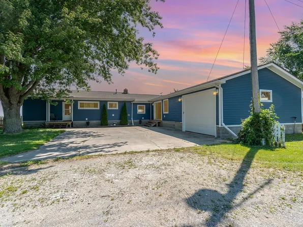 4910 Lakeside Dr, Pinconning, MI 48650