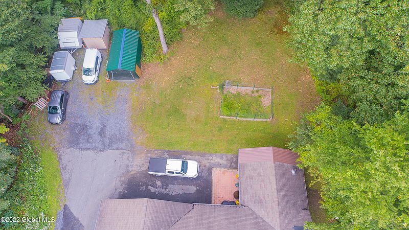 5th image of 77 Canal Road